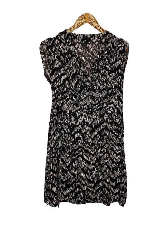 שמלה סאטן הדפס שחור לבן H&M מידה 38 פרטים