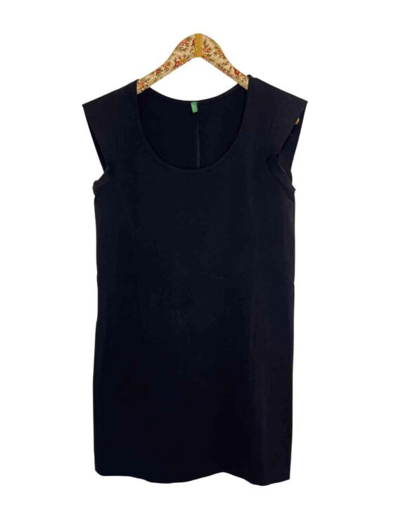 שמלה ספורט אלגנט UNITED COLORS OF BEENETTON מידה M פרטים