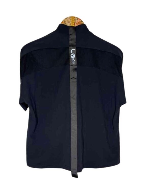 חולצה ספורט אלגנט STUDIO RAZILI מידה M-L פרטים