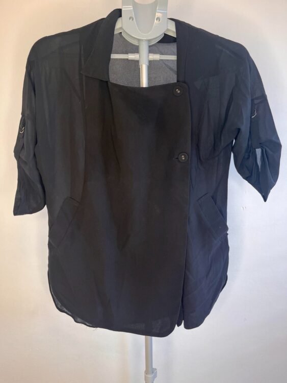 חולצה קצרה מחיווטה שחורה א סימטרית Adika מידה m