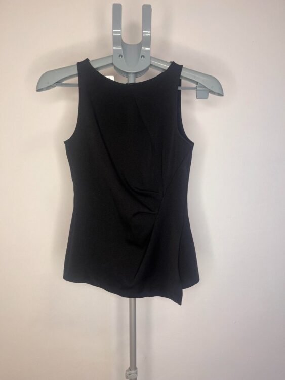 חולצה שחורה מחויטת שרוול קצר זארה מידה XS