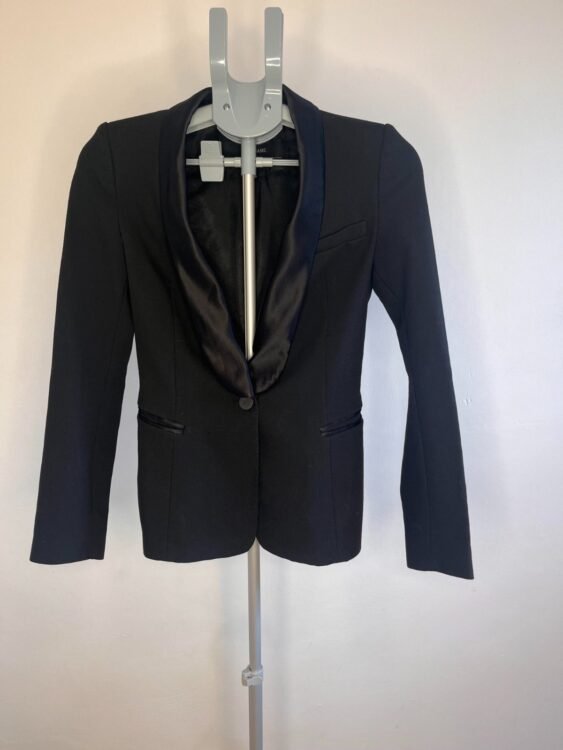 מקטורן מחוייט שחור צווארון סאטן זארה מידה xs