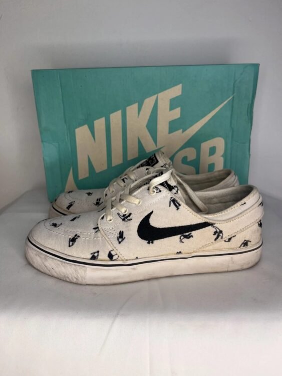 סניקרס NIKE מידה 36