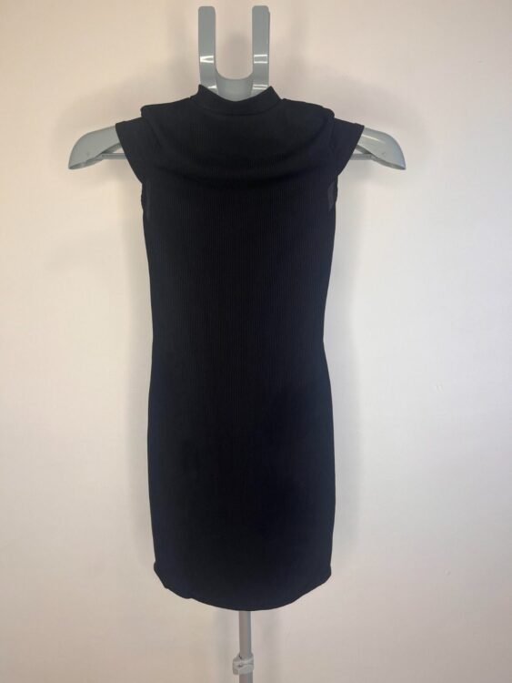 שמלה שחורה מידי סטרץ׳ PRETTY little thing מידה 32