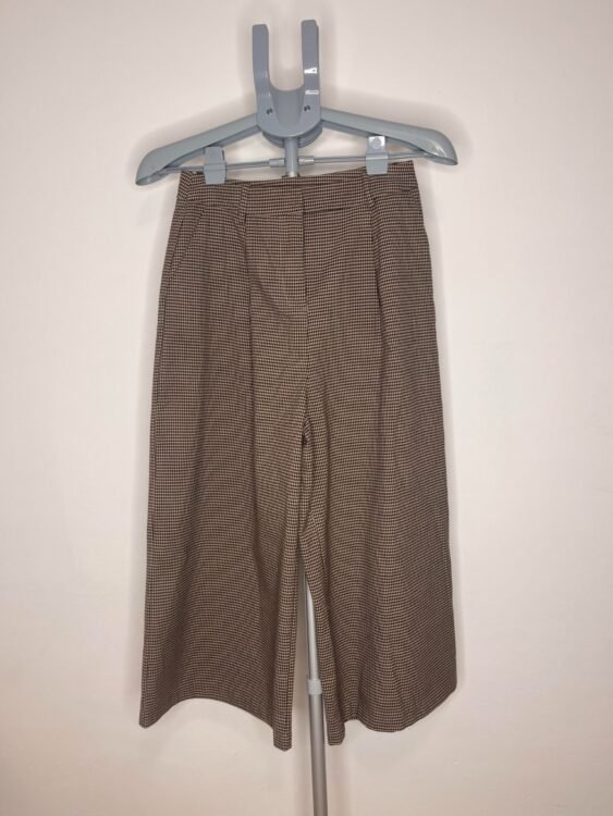 מכנס ברמודה 7/8 RESERVED מידה 36 פרטים