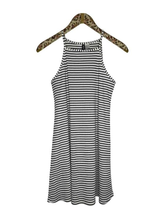 שמלת טניס בייסיק H&M מידה 42 פרטים