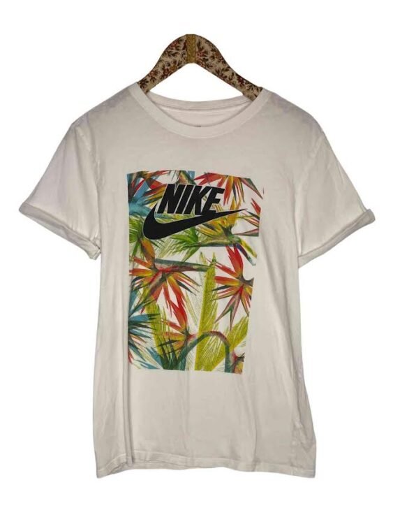 טישירט NIKE מידה M פרטים