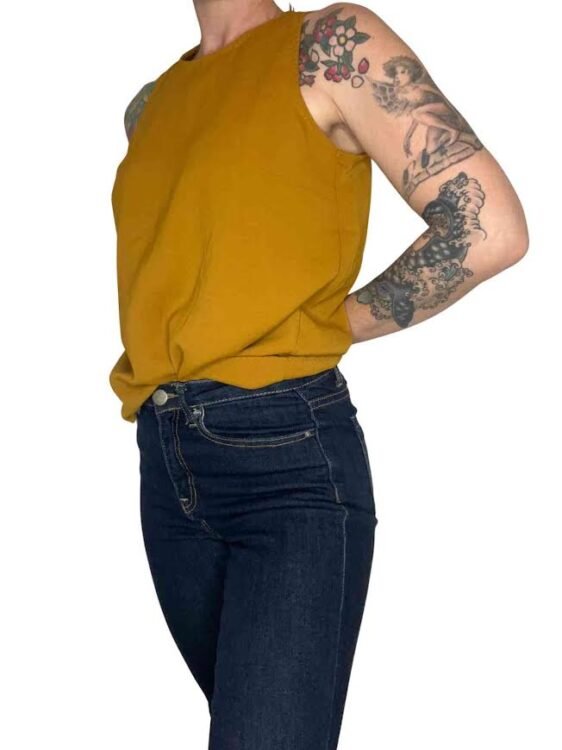 גופיה מחויטת STradivarius מידה S