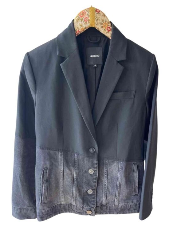 ג׳קט ג׳ינס Desigual מידה 40 מחיר 300 ש״ח פרטים