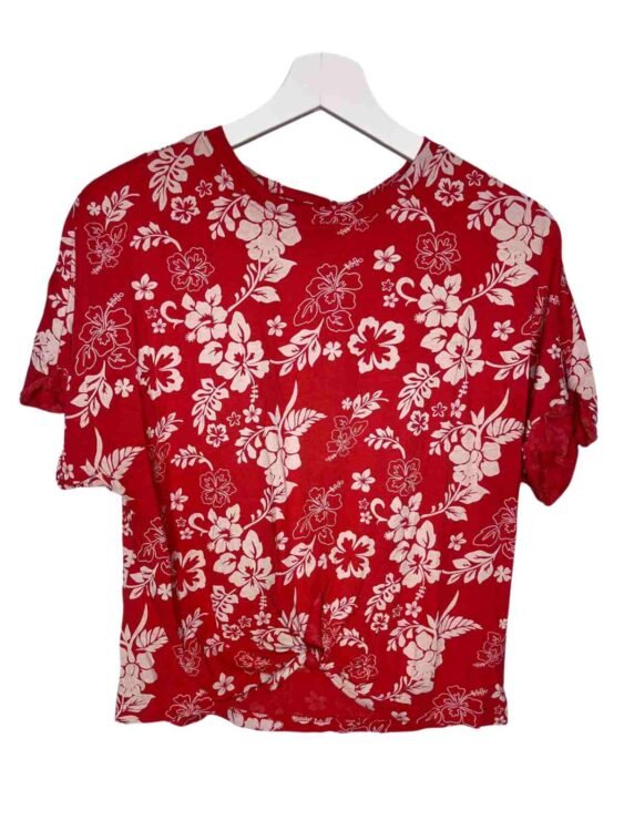 טישירט Bershka מידה M פרטים