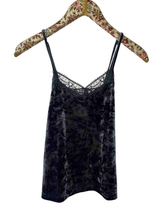 גופיה קטיפה JAQUELINE de YONG מידה XS פרטים