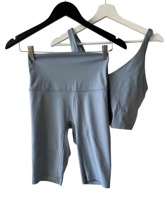 חליפה Yanga מידה M/L פרטים