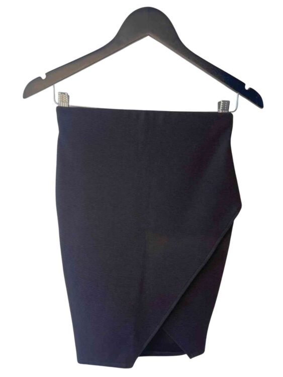 חצאית מחטבת Bershka מידה S פרטים