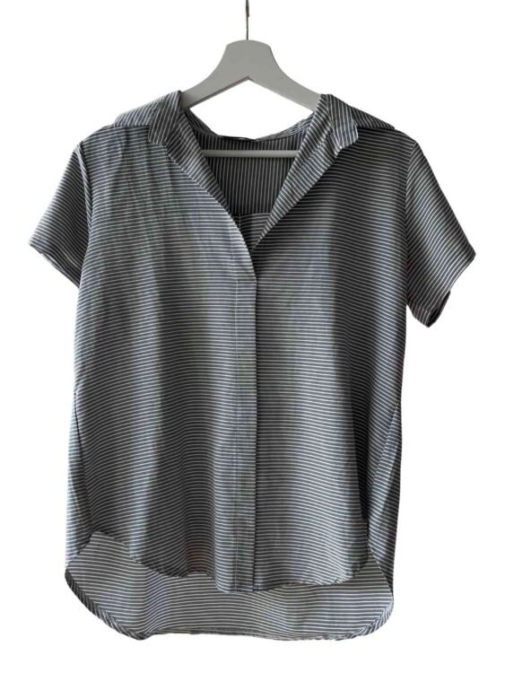 חולצה MOMA מידה 1 פרטים