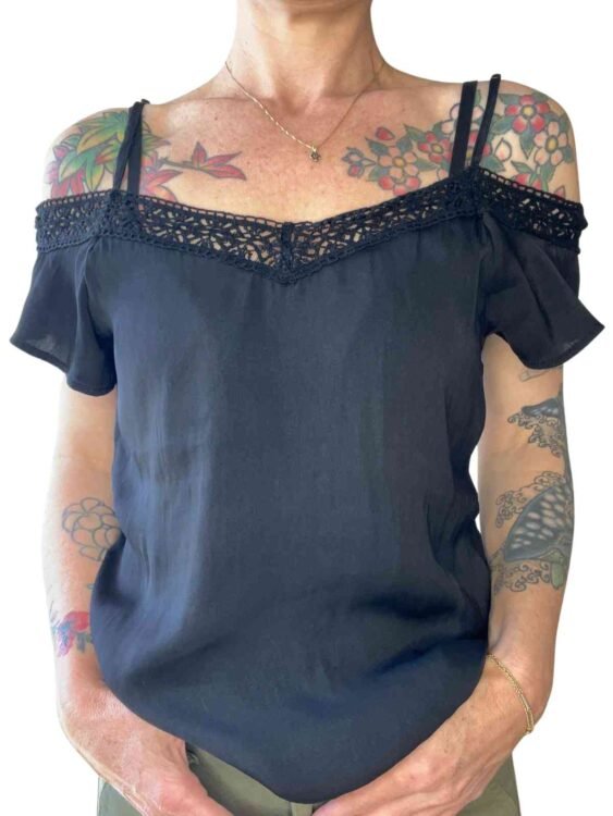 גופיה מהממת Etam מידה XS-S פרטים