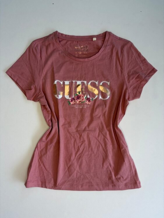 טישרט GUESS מידה M פרטים