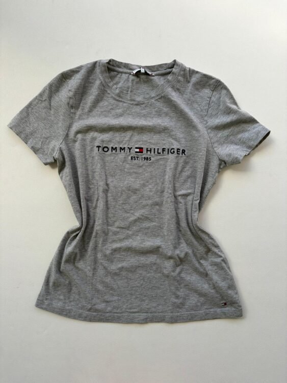 טישרט TOMMY HILFIGER מידה S פרטים